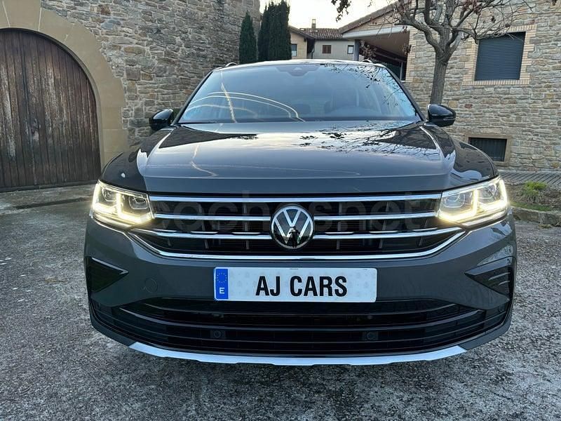 Usado VW Tiguan Sportline 130 CV (95 kW) 2022 Gris / plata SUV