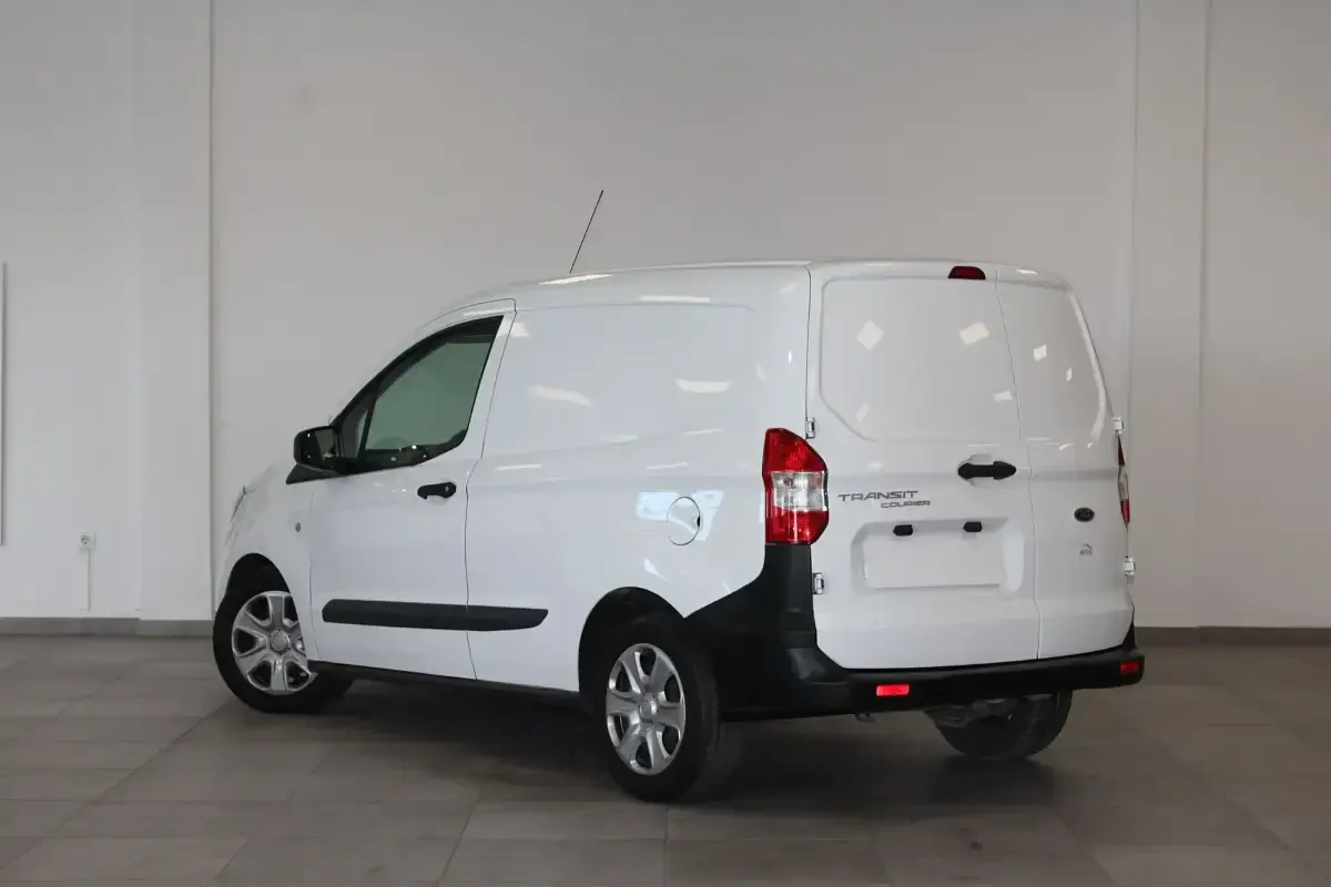 Usado Ford Transit Trend 75 CV (55 kW) 2020 Blanco Van