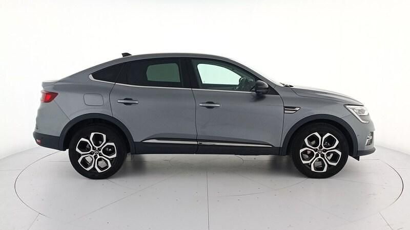 Usado Renault Arkana Zen 145 CV (106 kW) 2022 Gris SUV