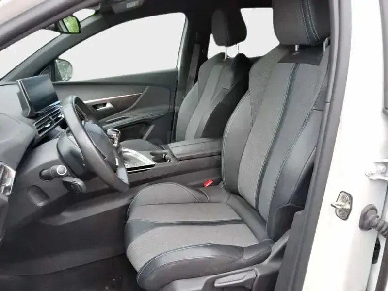 Usado Peugeot 3008 Allure 130 CV (95 kW) 2024 Blanco SUV