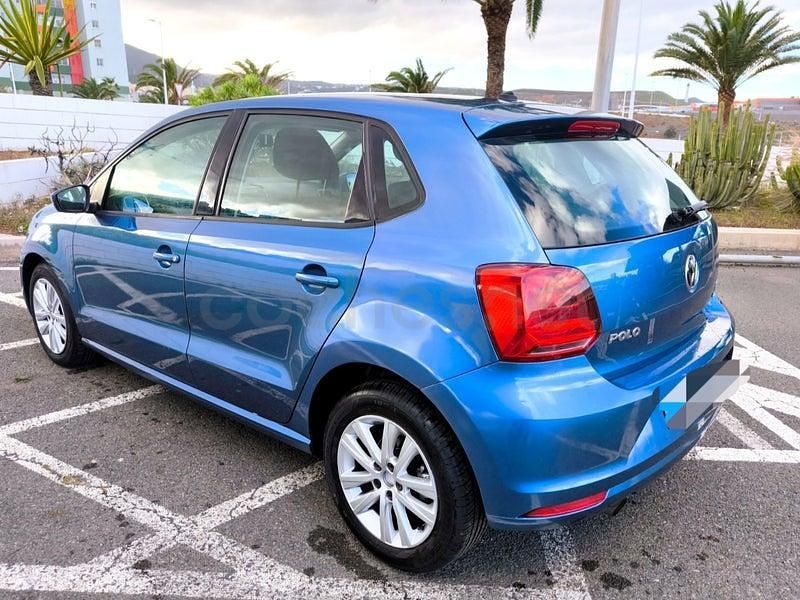 Usado VW Polo Advance 90 CV (66 kW) 2017 Azul Berlina