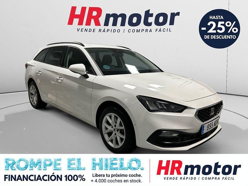 Usado Seat Leon Style 116 CV (85 kW) 2022 Blanco Familiar