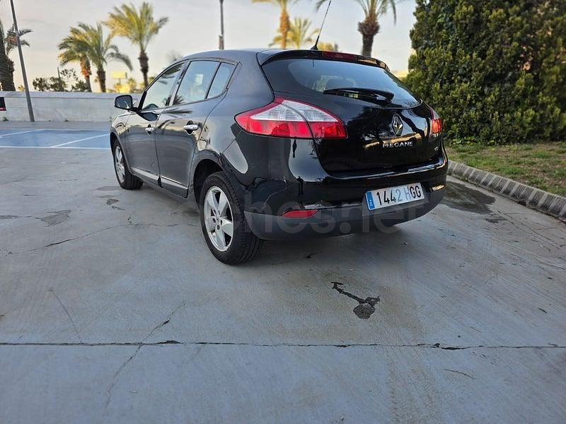 Usado Renault Mégane Dynamique 130 CV (95 kW) 2011 Negro Berlina