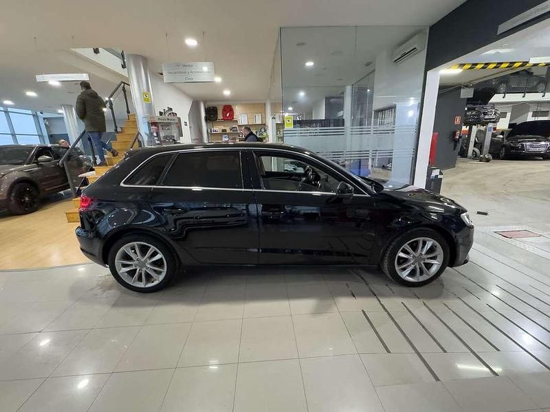 Usado Audi A3 Sportback Premium 116 CV (85 kW) 2015 Naranja Utilitario