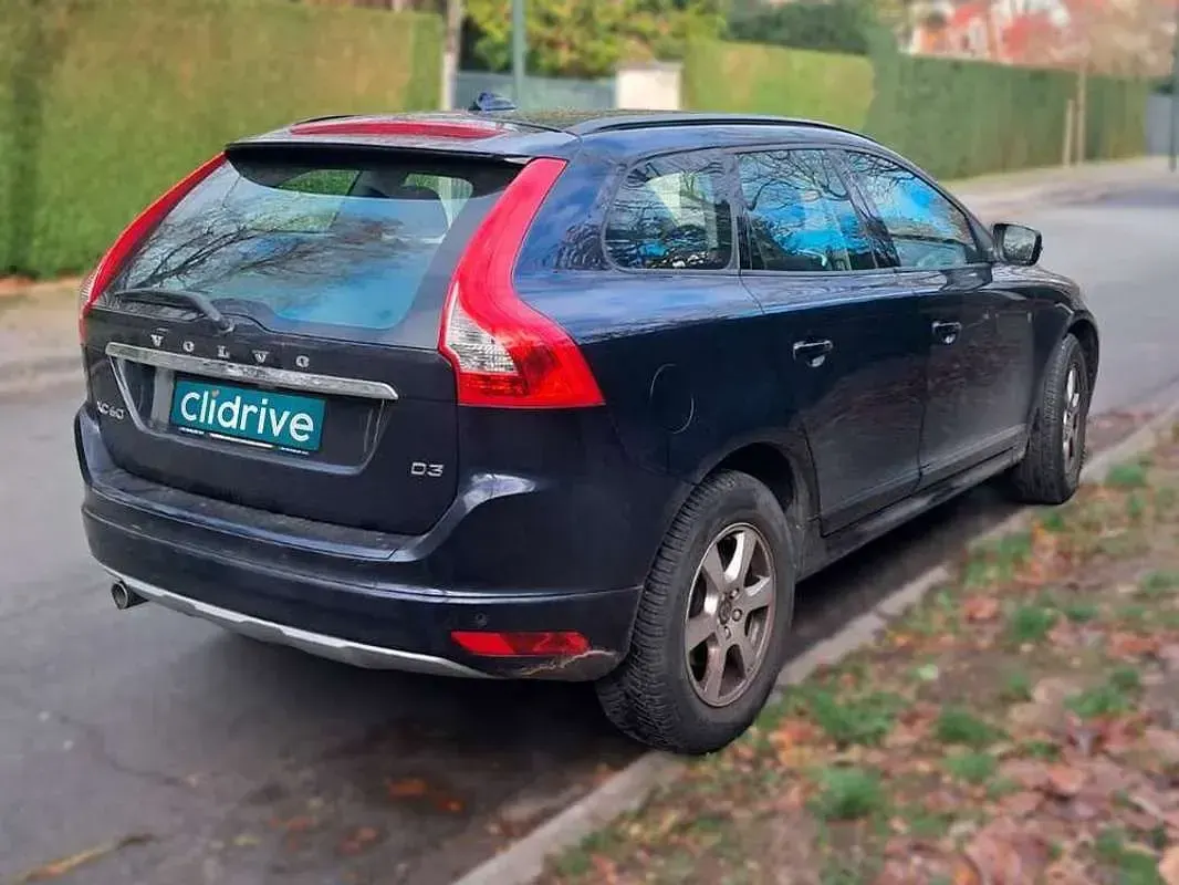 Usado Volvo XC60 Momentum 150 CV (110 kW) 2016 Azul SUV