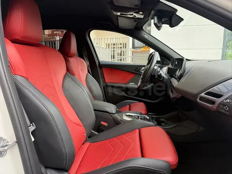 Usado BMW 120 Comfort Edition 163 CV (119 kW) 2025 Blanco Utilitario