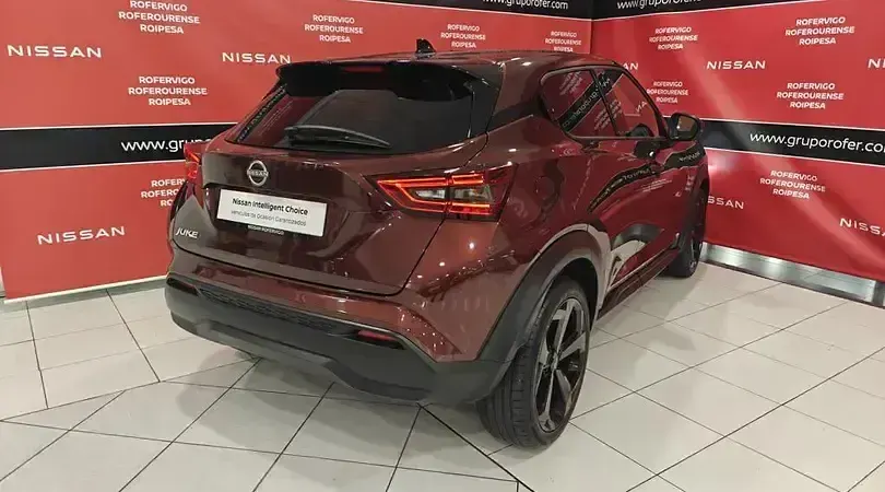 Usado Nissan Juke Tekna 114 CV (83 kW) 2024 Burgundy metalizado SUV