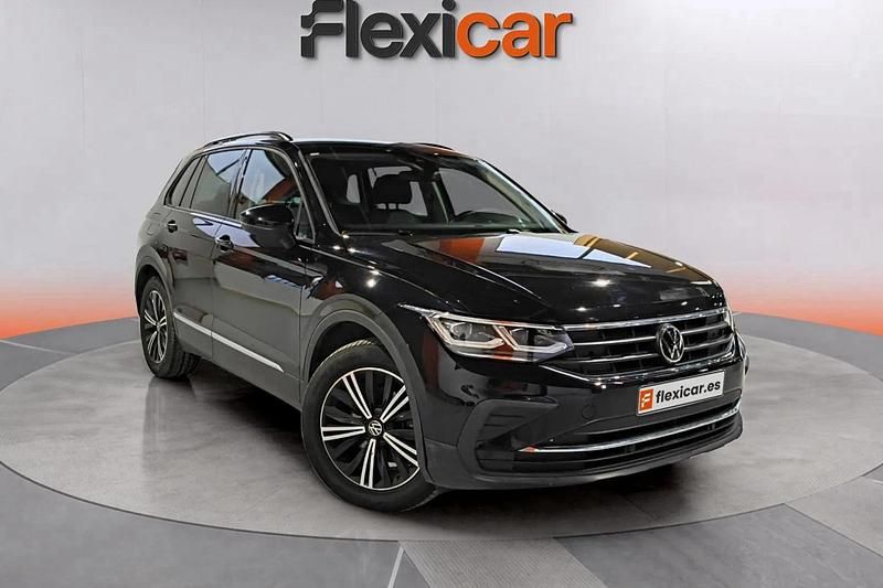 Negro Usado 2021 VW Tiguan Allspace Life SUV | 25.990 € (Buen precio) - Imagen 1/4