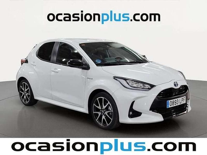 Usado Toyota Yaris Hybrid Style 116 CV (85 kW) 2021 Blanco Utilitario