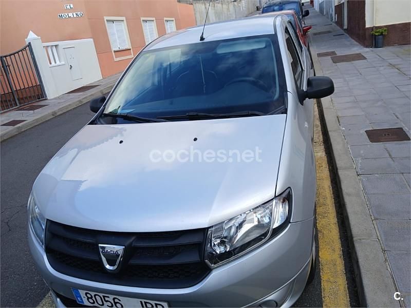 Usado Dacia Logan Ambiance 73 CV (53 kW) 2016 Gris / plata Berlina