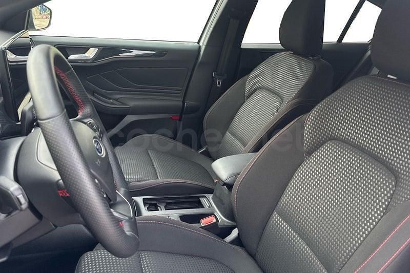 Usado Ford Focus ST-Line 155 CV (114 kW) 2024 Blanco Berlina