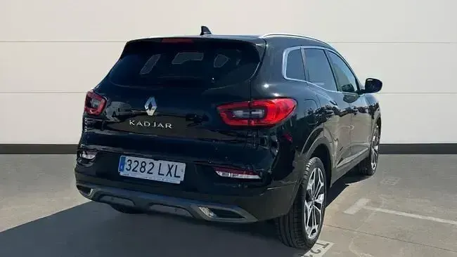 Usado Renault Kadjar Zen 140 CV (102 kW) 2022 Negro SUV