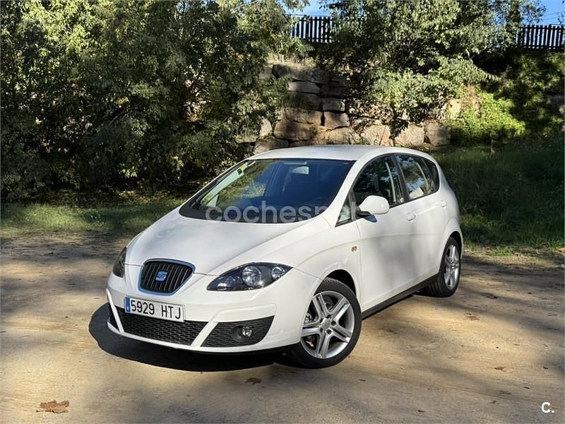 Blanco Usado 2013 Seat Altea Style Monovolumen | 11.000 € (Caro) - Imagen 1/4