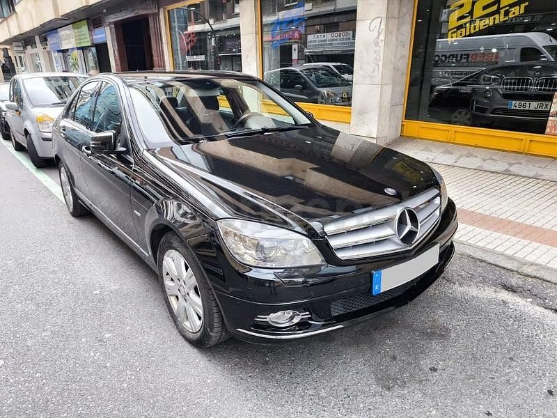 Usado Mercedes C220 Elegance 170 CV (125 kW) 2009 Negro Berlina