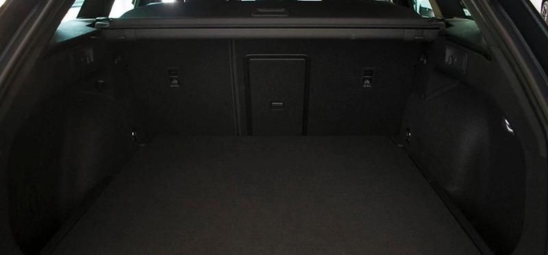 Usado Cupra Leon 150 CV (110 kW) 2023 Gris magnetic Familiar