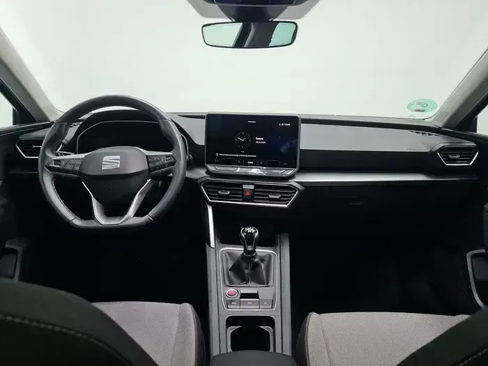 Usado Seat Leon Style 116 CV (85 kW) 2025 Gris