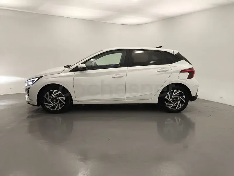 Usado Hyundai i20 100 CV (73 kW) 2025 Blanco Utilitario