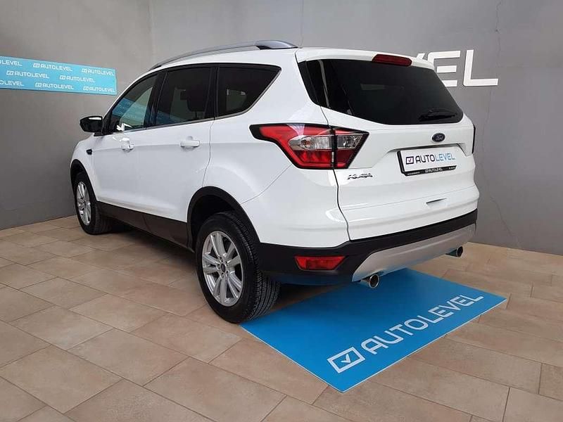 Usado Ford Kuga Trend+ 120 CV (88 kW) 2019 Blanco SUV