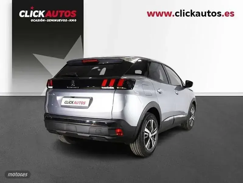 Usado Peugeot 3008 Active 130 CV (95 kW) 2023 Gris SUV