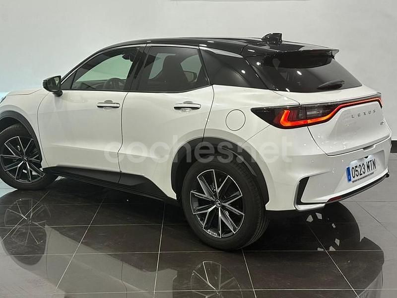Usado Lexus LBX 136 CV (100 kW) 2024 Blanco SUV