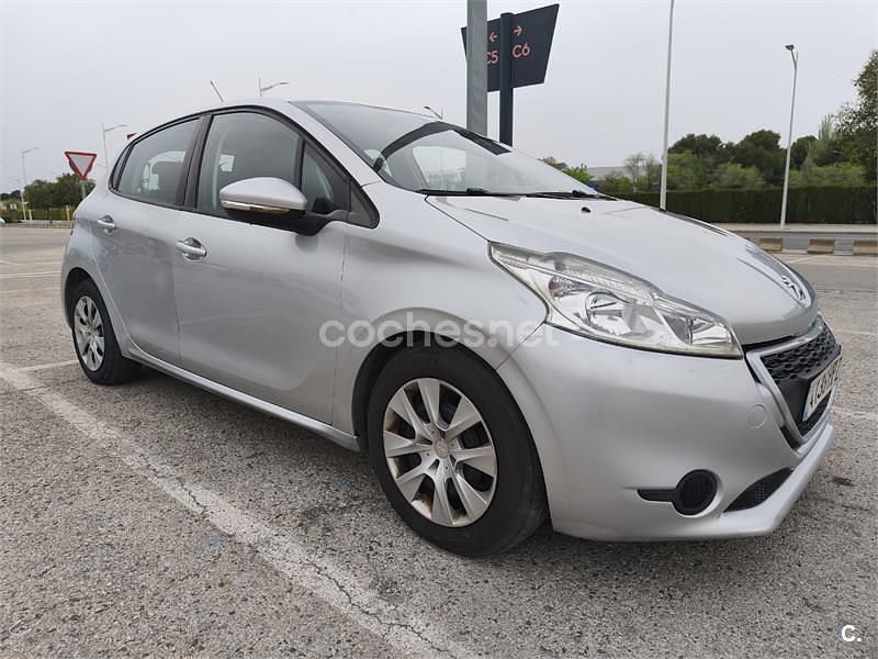 Usado Peugeot 208 Business-Line 68 CV (50 kW) 2013 Gris / plata Utilitario