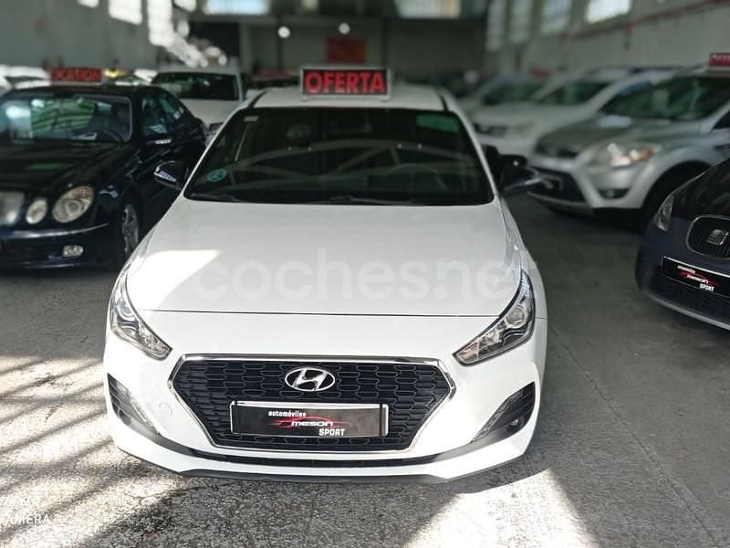 Usado Hyundai i30 GO! 116 CV (85 kW) 2018 Blanco Familiar