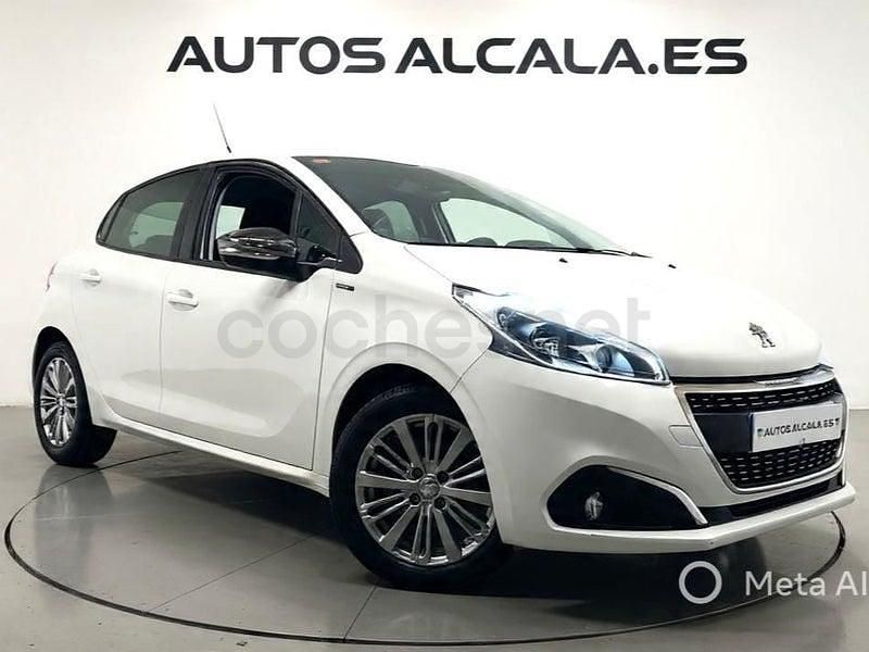 Usado Peugeot 208 Signature Sky 82 CV (60 kW) 2019 Blanco Utilitario