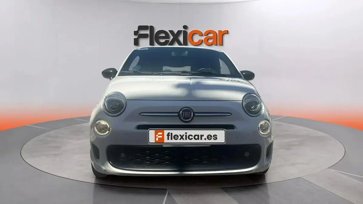 Używany Fiat 500 Club 70 KM (51 kW) 2022 Biały Sedan/Limuzyna