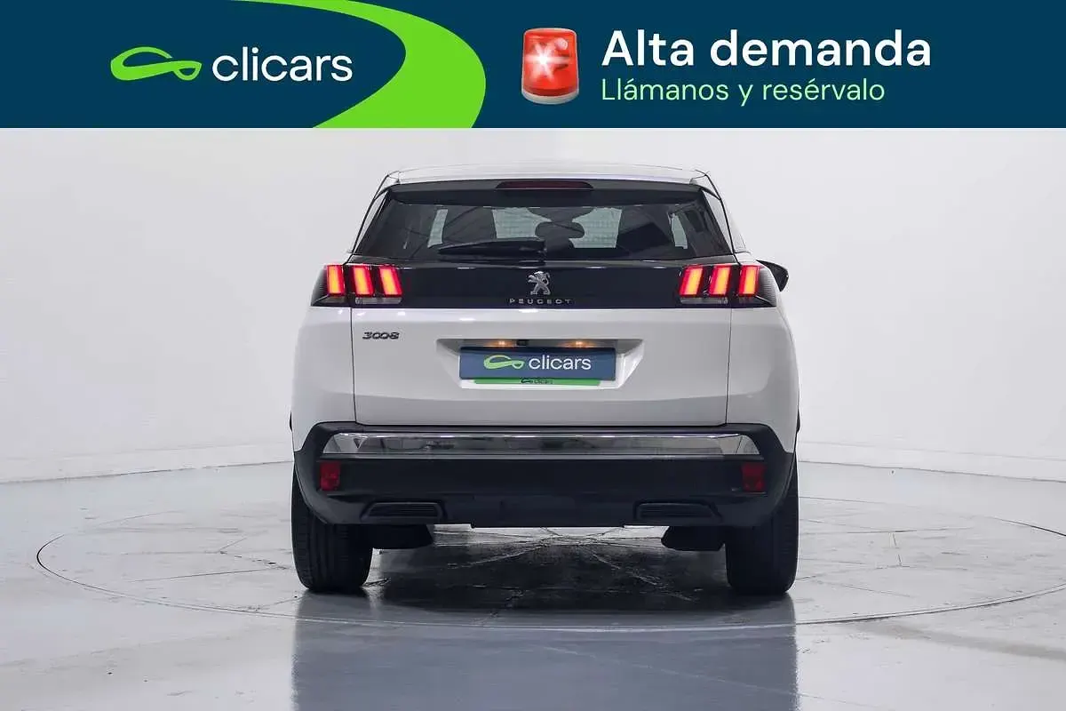 Usado Peugeot 3008 Allure 131 CV (96 kW) 2019 Blanco SUV