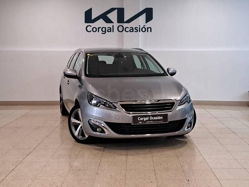 Usado Peugeot 308 SW Allure 130 CV (95 kW) 2016 Gris / plata Familiar