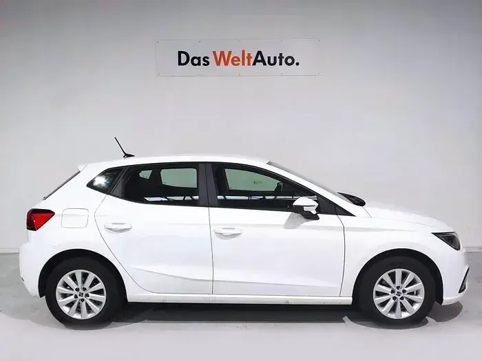 Usado Seat Ibiza Style 110 CV (80 kW) 2022 Blanco Utilitario