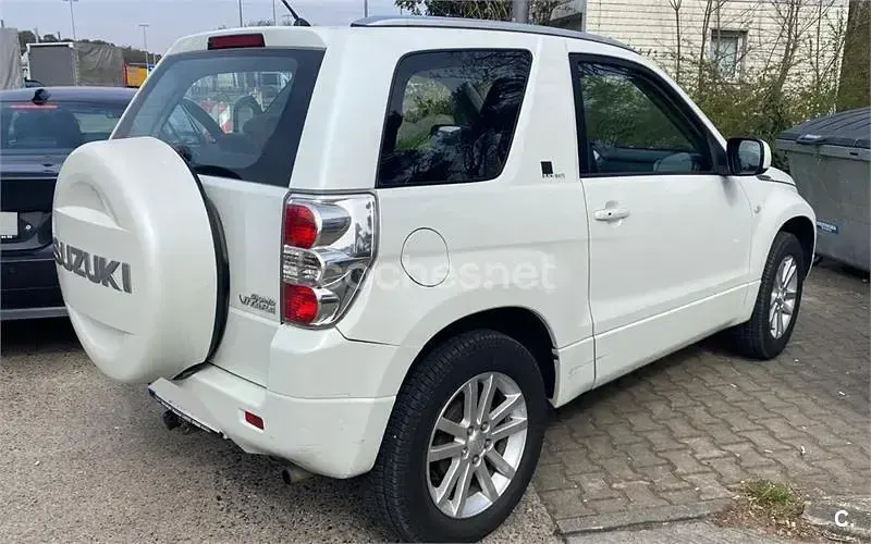 Usado Suzuki Grand Vitara 106 CV (77 kW) 2008 Blanco SUV