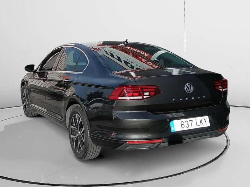 Usado VW Passat Executive 121 CV (88 kW) 2020 Gris Familiar