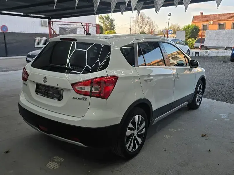 Usado Suzuki SX4 S-Cross GLX 120 CV (88 kW) 2018 Blanco SUV