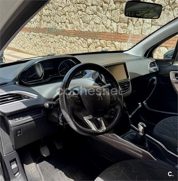 Usado Peugeot 2008 Style 82 CV (60 kW) 2015 Blanco SUV