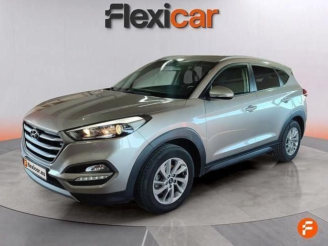 Usado Hyundai Tucson GO! 116 CV (85 kW) 2018 Gris SUV