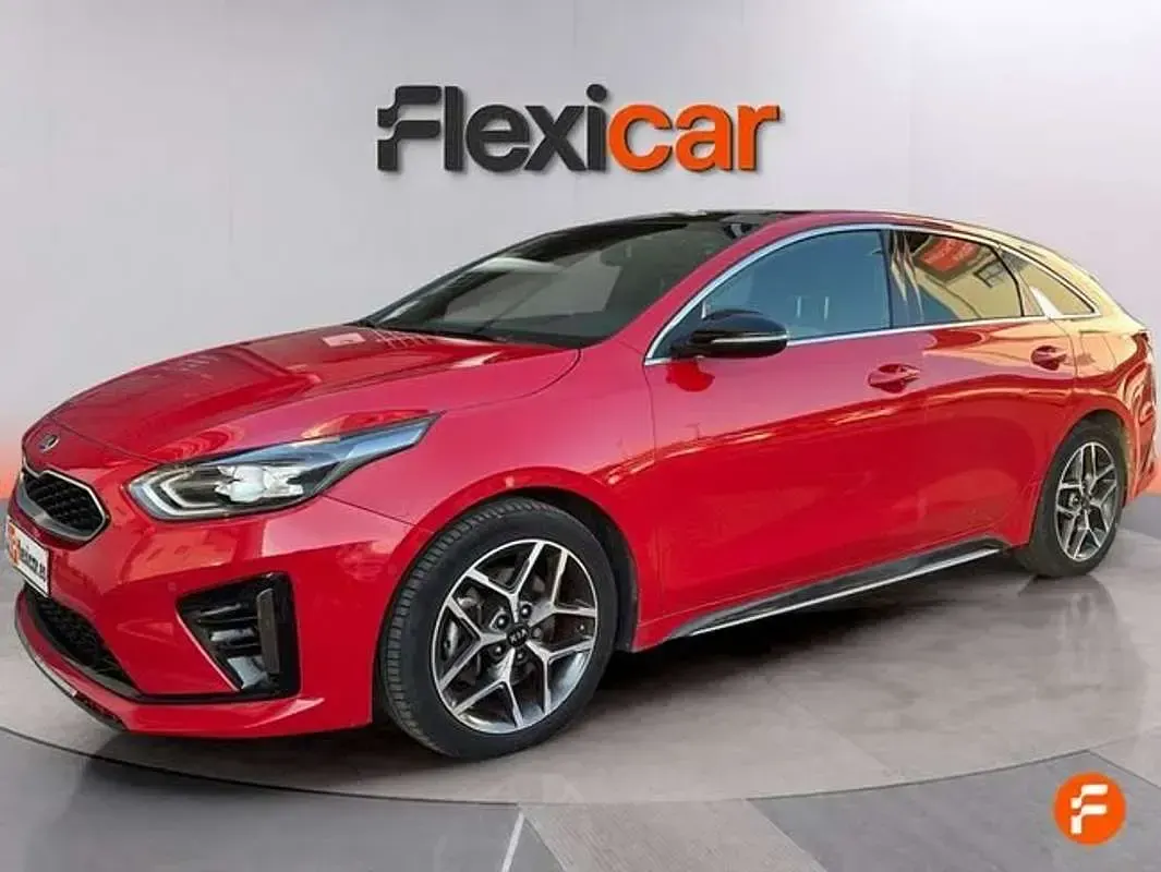 Usado Kia ProCeed GT-Line 140 CV (102 kW) 2019 Rojo Familiar