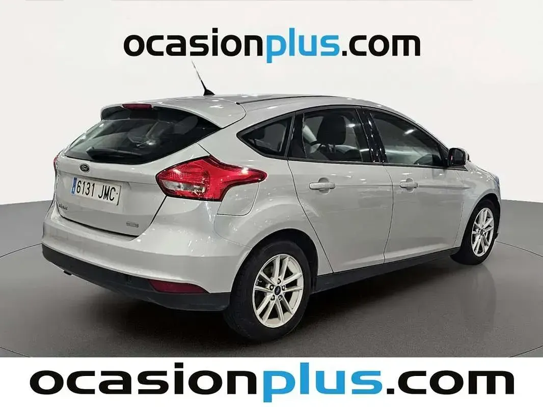 Usado Ford Focus Trend+ 125 CV (91 kW) 2016 Gris Utilitario
