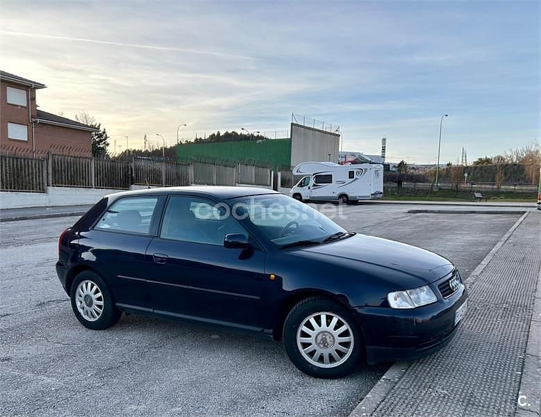 Usado Audi A3 Ambition 110 CV (80 kW) 2000 Azul Utilitario