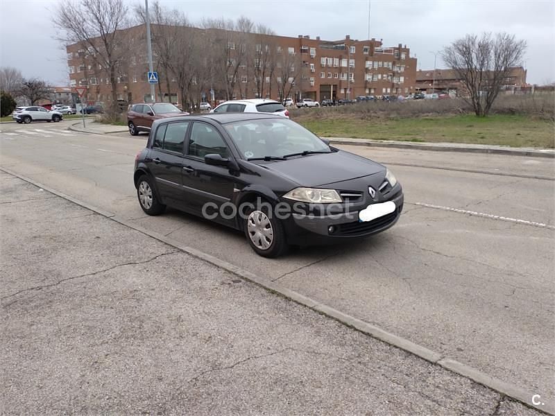 Negro Usado 2009 Renault Mégane Dynamique Berlina | 2300 € (Buen precio) - Imagen 1/4