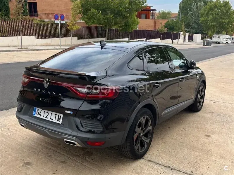 Usado Renault Arkana RS Line 145 CV (106 kW) 2021 Negro SUV