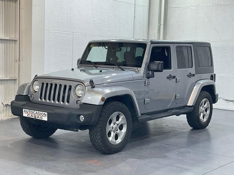 Usado Jeep Wrangler Unlimited Sahara 200 CV (147 kW) 2015 Gris / plata SUV