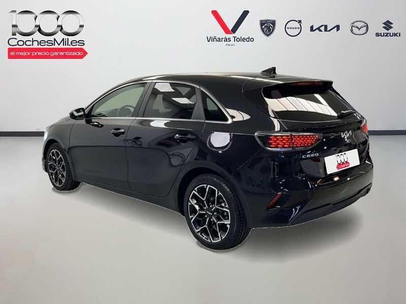 Usado Kia Ceed Style 101 CV (74 kW) 2025 Negro Utilitario