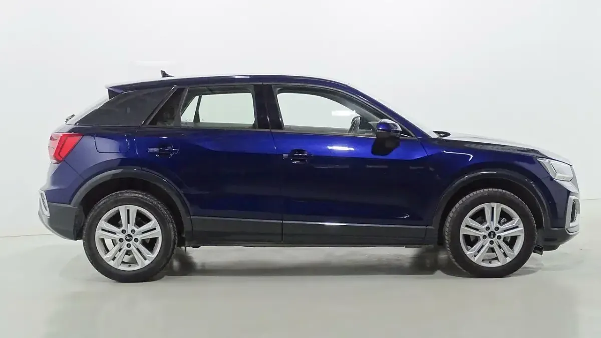 Usado Audi Q2 Advanced Plus 150 CV (110 kW) 2021 Azul SUV