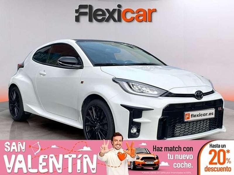 Usado Toyota Yaris 261 CV (191 kW) 2022 Blanco Utilitario