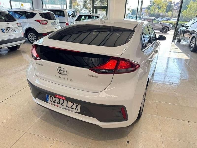Usado Hyundai Ioniq 141 CV (103 kW) 2022 Blanco Utilitario