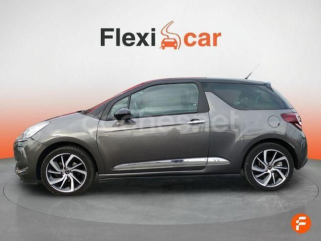 Usado DS Automobiles DS3 Be Chic 110 CV (80 kW) 2019 Gris / plata Berlina