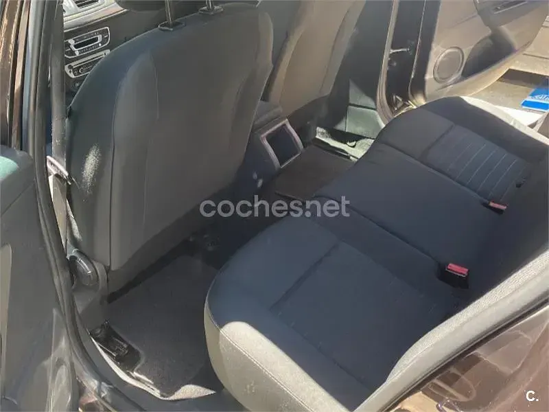 Usado Renault Mégane III LIMITED 110 CV (80 kW) 2014 Negro Berlina