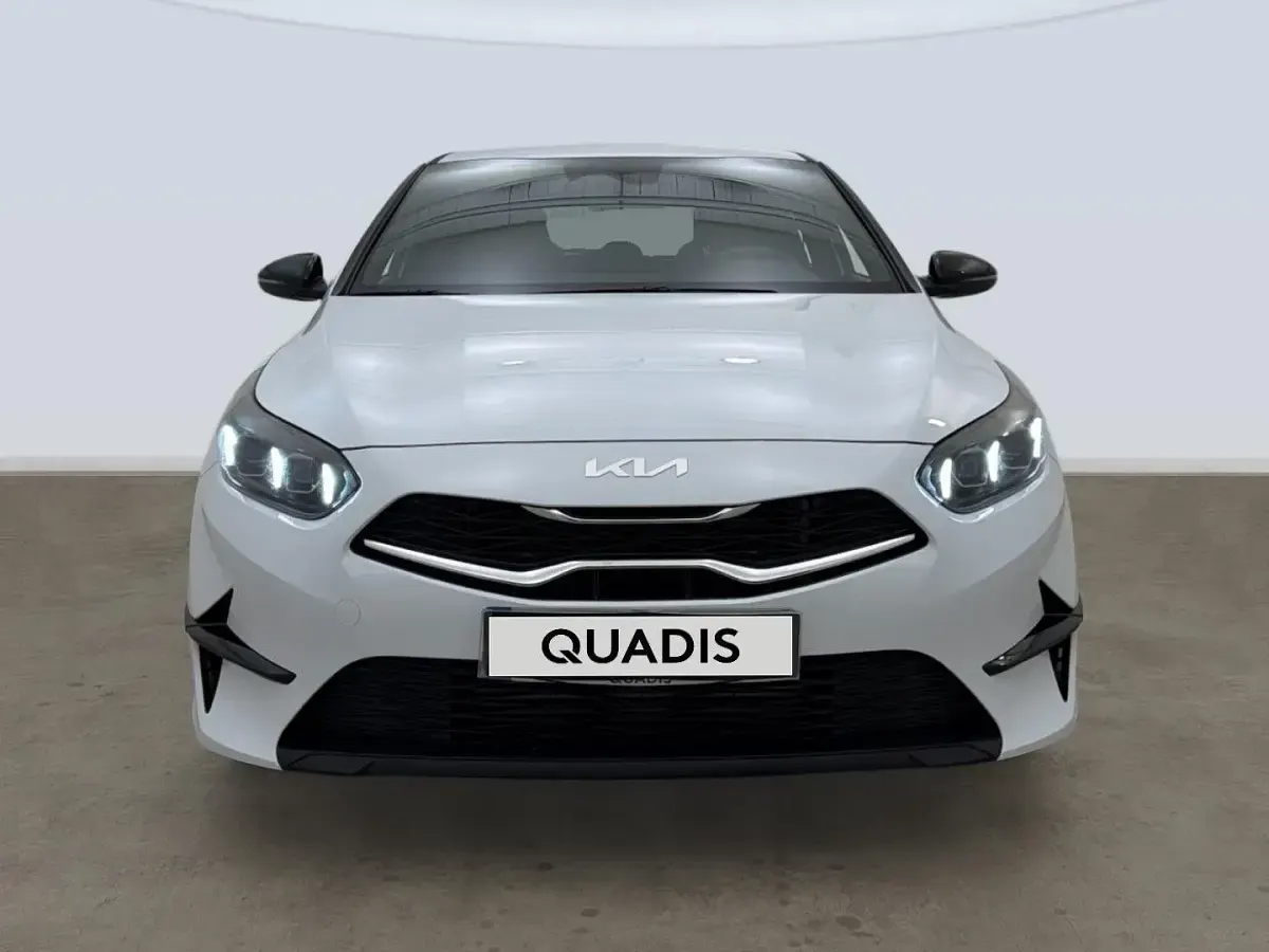Usado Kia Ceed Edition 7 101 CV (74 kW) 2025 Blanco Utilitario