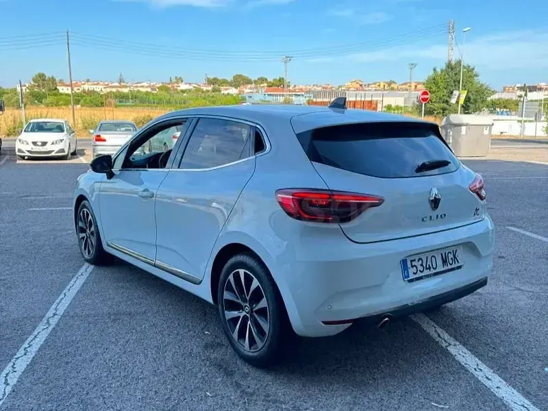 Usado Renault Clio V Equilibre 100 CV (73 kW) 2023 Blanco Berlina